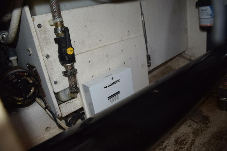 Dometic Reverse Cycle A/C  