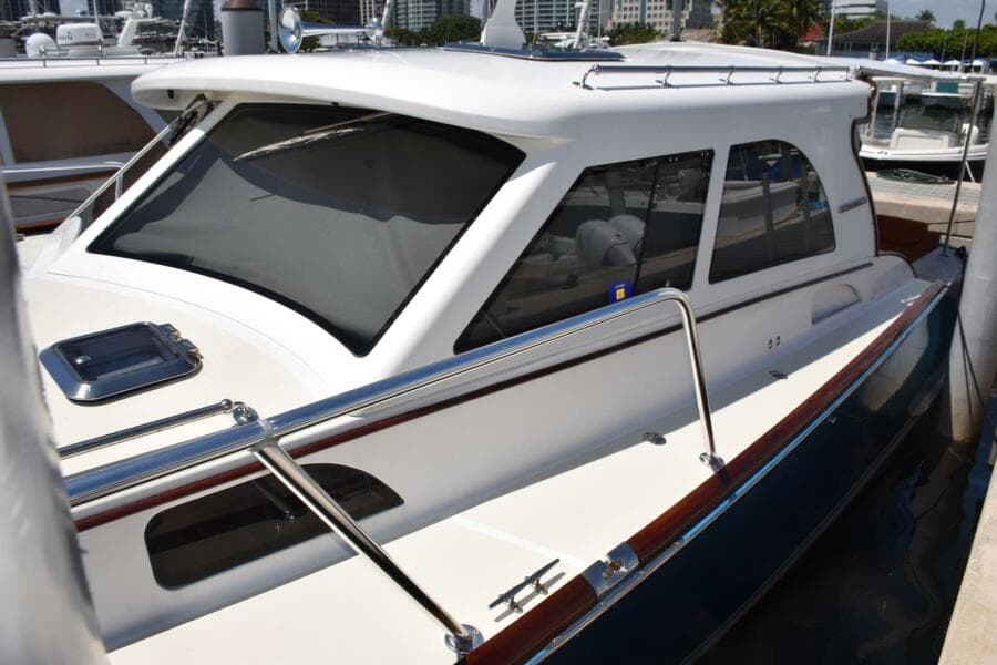 Stylish Deckhouse Windows and Trim  