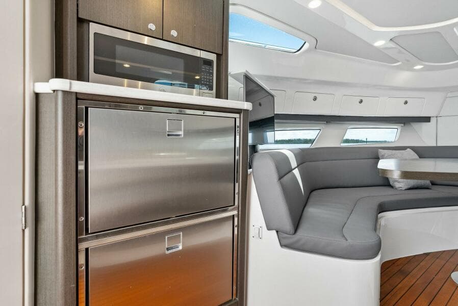 2022 Intrepid 438 Evolution