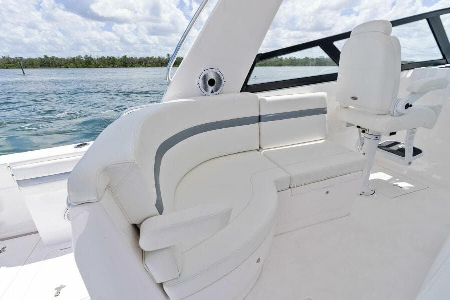 2022 Intrepid 438 Evolution