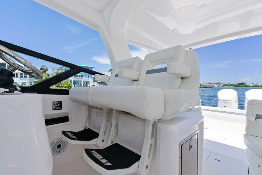 2022 Intrepid 438 Evolution