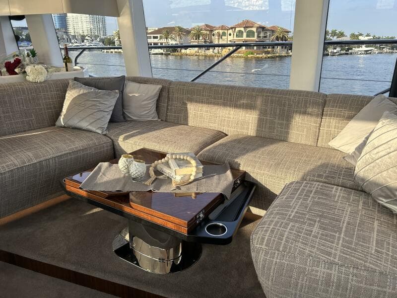 2024 Fairline Squadron 68