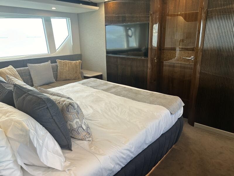 2024 Fairline Squadron 68