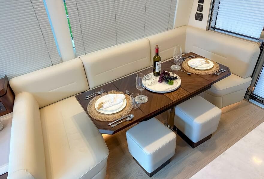 2023 Fairline Phantom 65