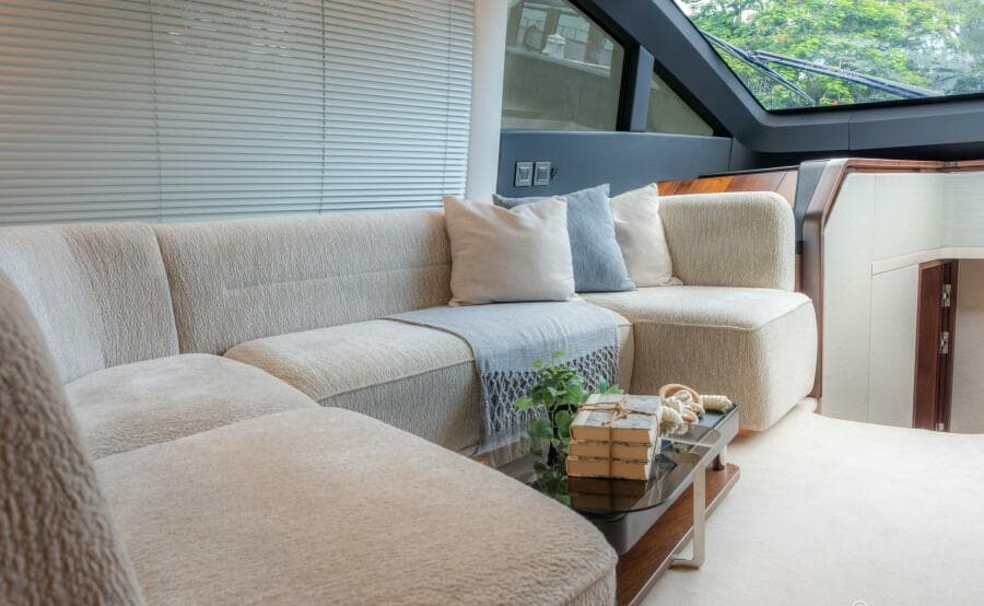 2023 Fairline Phantom 65