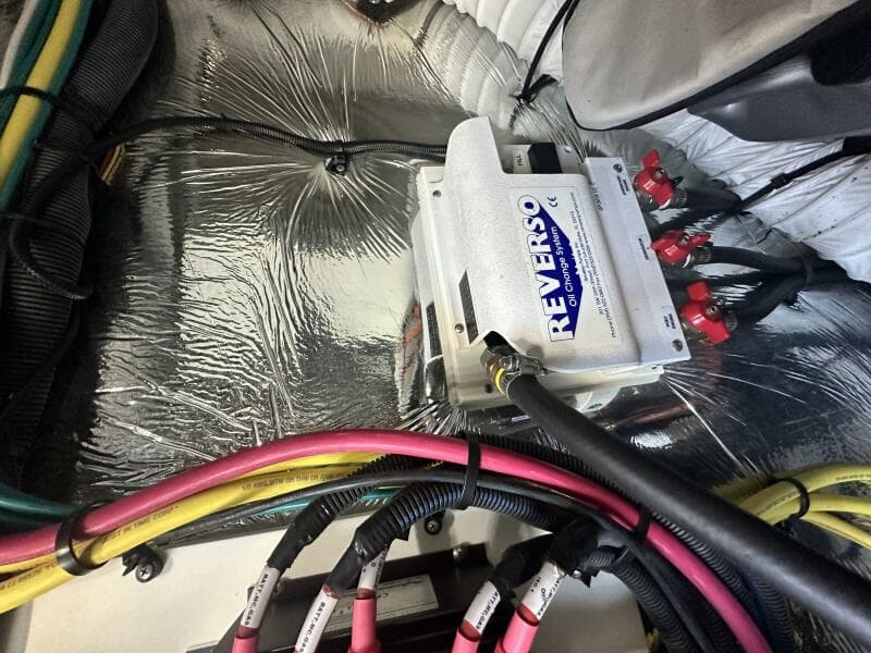 2017 Cruisers Yachts 390 Express Coupe