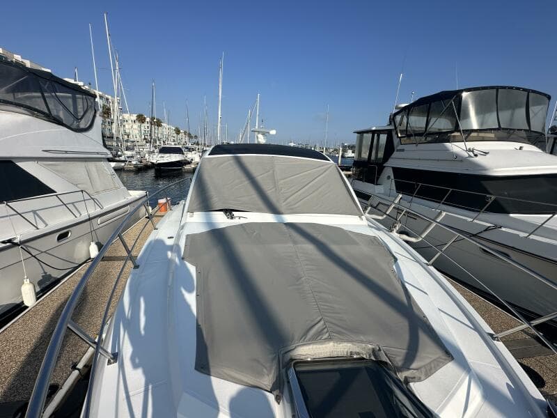 2017 Cruisers Yachts 390 Express Coupe