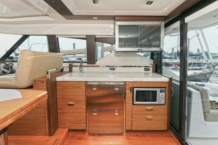 2015 Tiara Yachts C44 Coupe