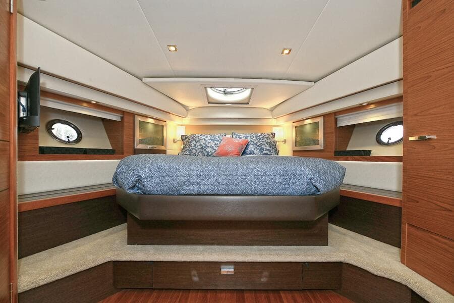 2015 Tiara Yachts C44 Coupe
