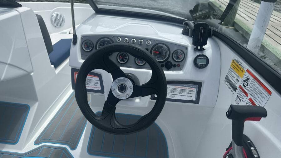 1012 Bella Bay Console