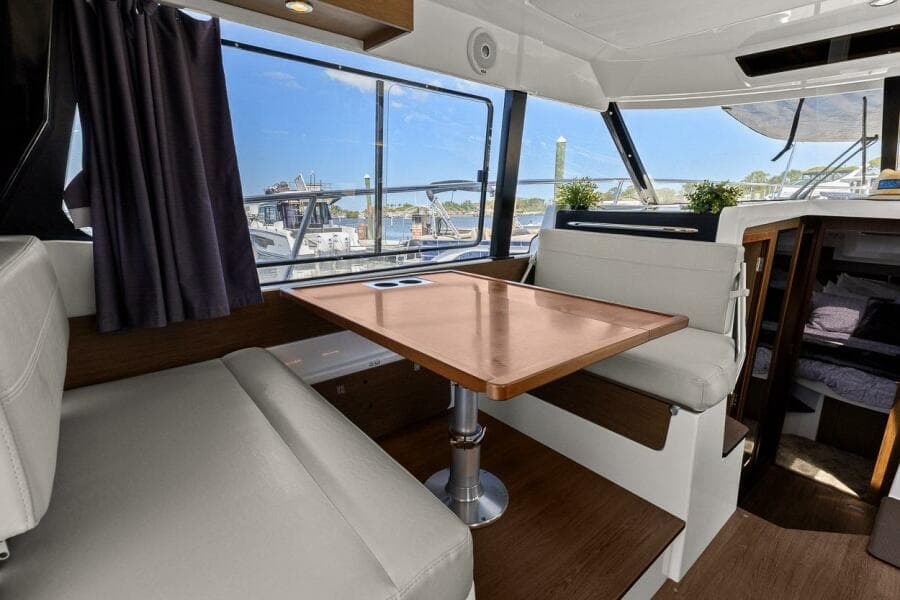 2020 Jeanneau NC 1095 Fly