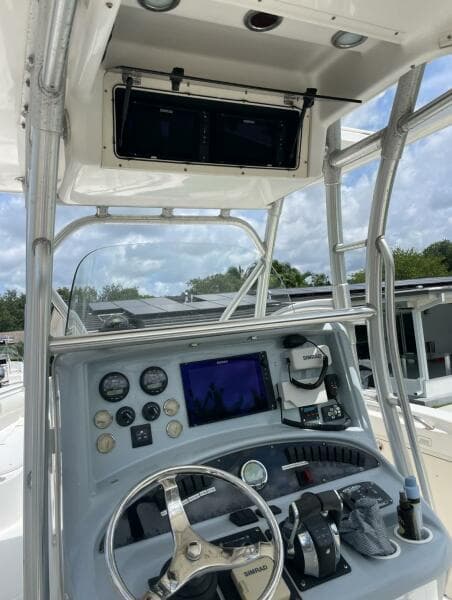 2005 Boston Whaler 320 Outrage