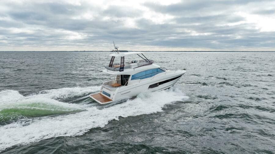 2024 46 Prestige Flybridge -Running Profile