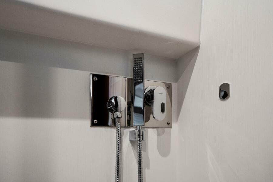 2024 46 Prestige Flybridge -VIP Stateroom Head