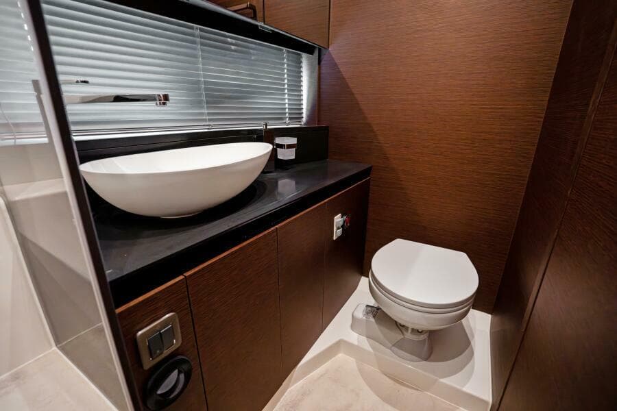 2024 46 Prestige Flybridge -Master Stateroom Head