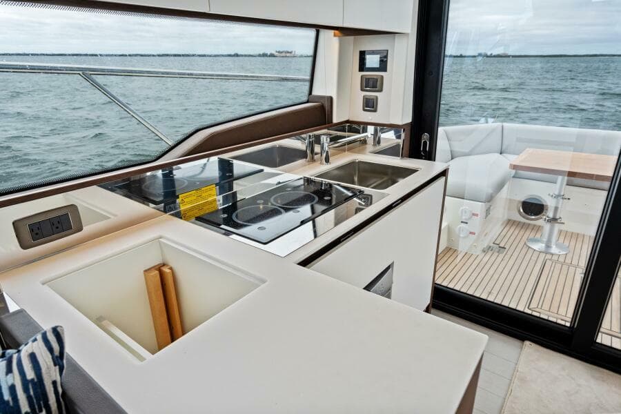 2024 46 Prestige Flybridge -Galley