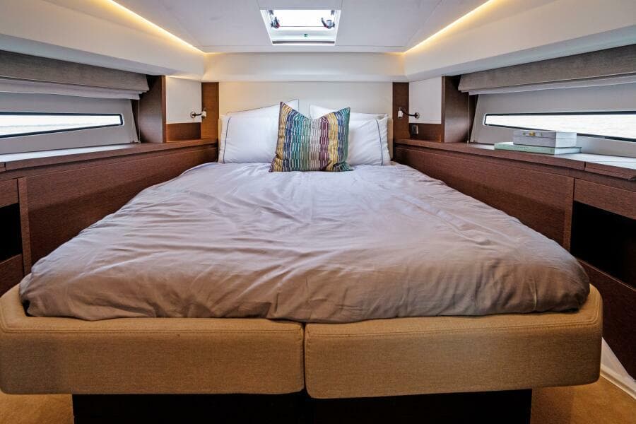 2024 46 Prestige Flybridge -VIP Stateroom