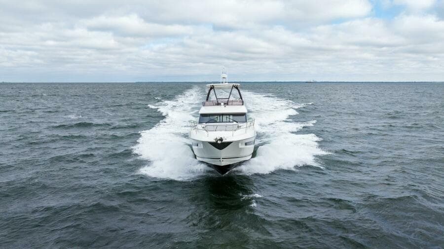 2024 46 Prestige Flybridge -Running Profile