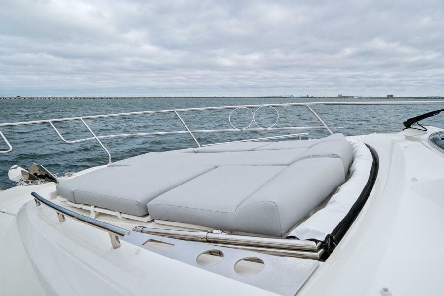 2024 46 Prestige Flybridge -Foredeck Sun Lounger
