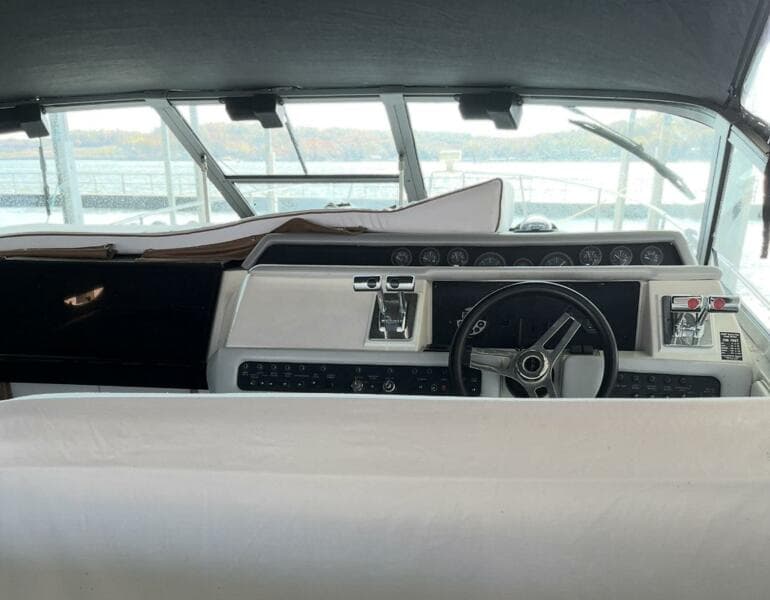 1994 Sea Ray 330 Express Cruiser