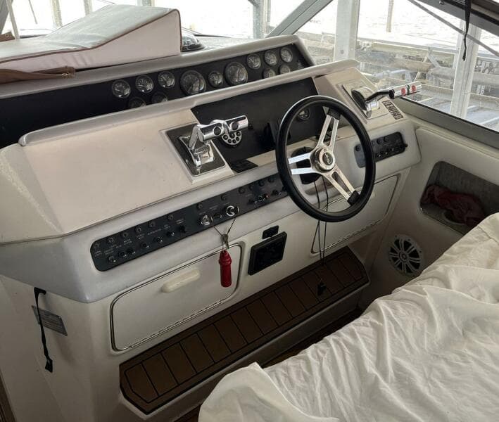 1994 Sea Ray 330 Express Cruiser
