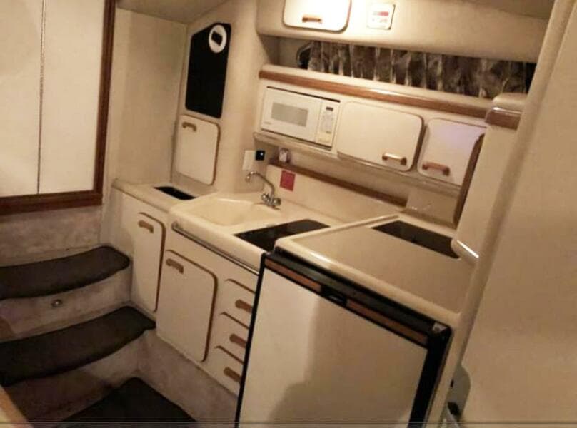 1994 Sea Ray 330 Express Cruiser