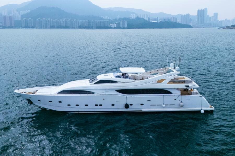 2005 Custom Line Custom Line 112