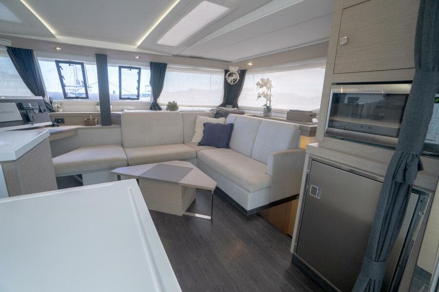 2020 Fountaine Pajot 