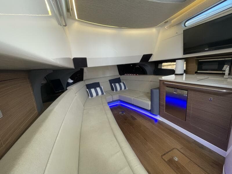 2017 Boston Whaler Outrage