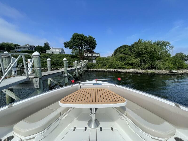 2017 Boston Whaler Outrage