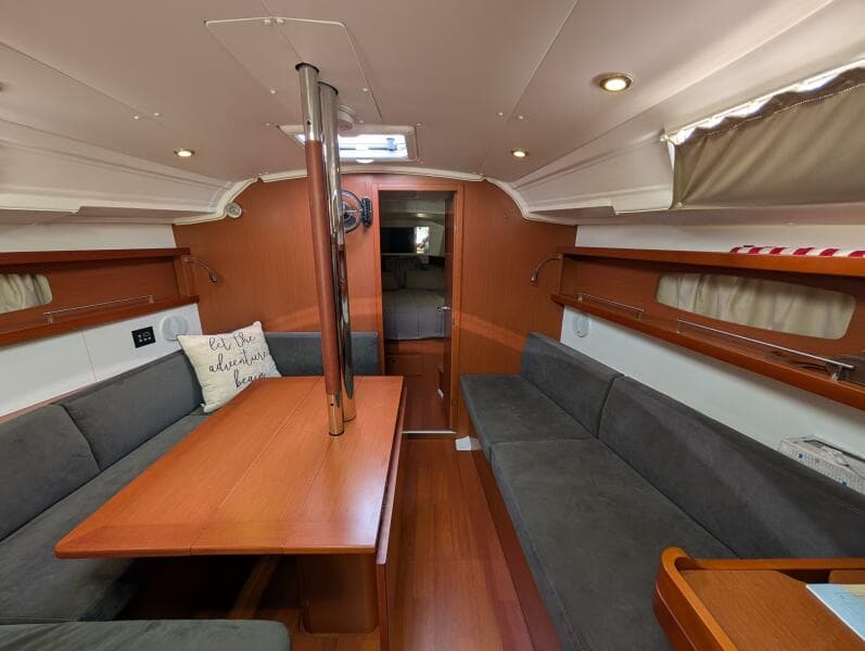 2015 Beneteau Oceanis 37 Platinum