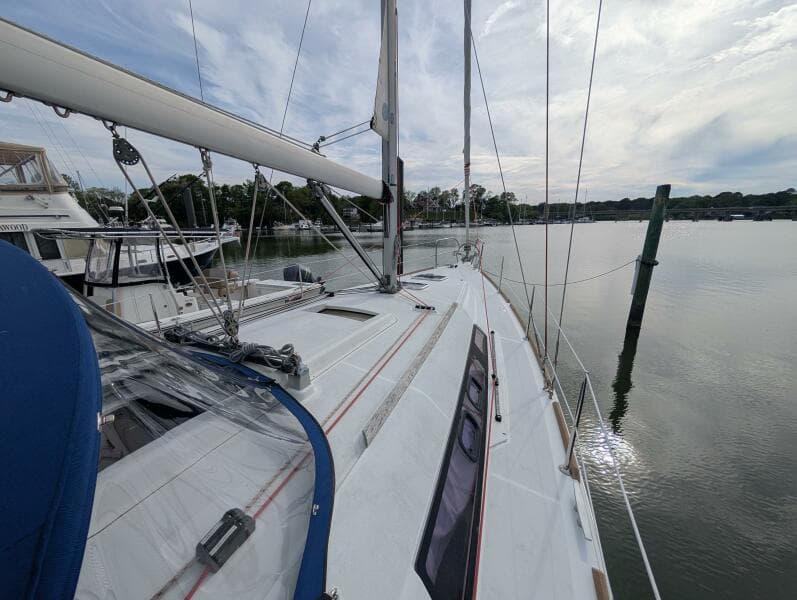 2015 Beneteau Oceanis 37 Platinum