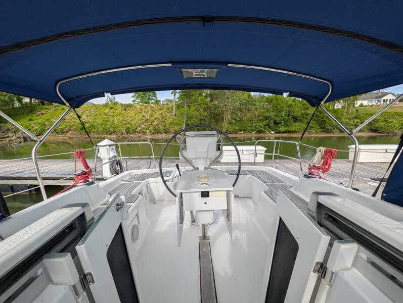 2015 Beneteau Oceanis 37 Platinum