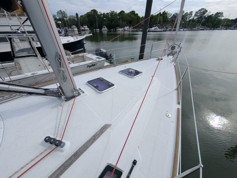 2015 Beneteau Oceanis 37 Platinum