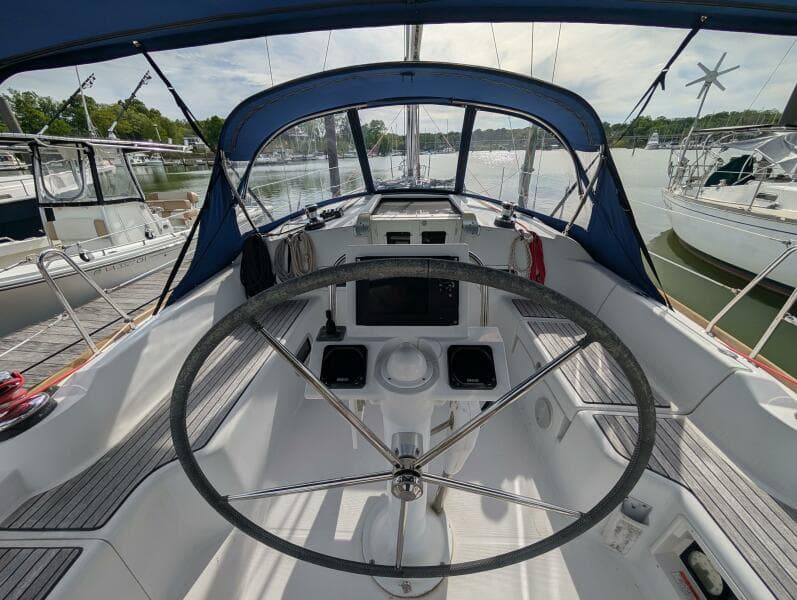 2015 Beneteau Oceanis 37 Platinum