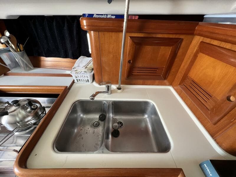 2001 Beneteau 411
