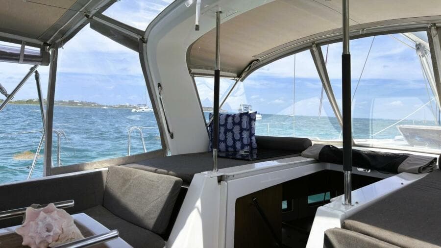 10 Cockpit Beneteau 461 2020