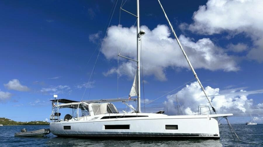 02 Anchored Beneteau 461 2020