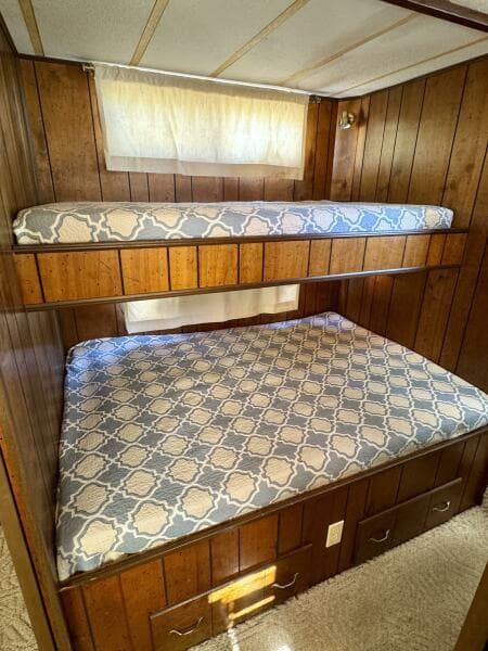 1977 Sumerset 14 x 58 Aluminum Hull Houseboat with Catwalks