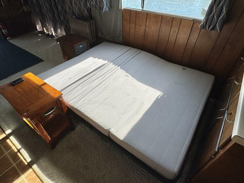 1977 Sumerset 14 x 58 Aluminum Hull Houseboat with Catwalks