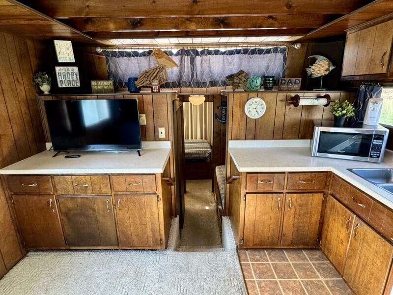 1977 Sumerset 14 x 58 Aluminum Hull Houseboat with Catwalks