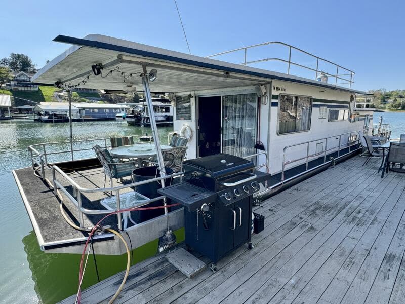 1977 Sumerset 14 x 58 Aluminum Hull Houseboat with Catwalks