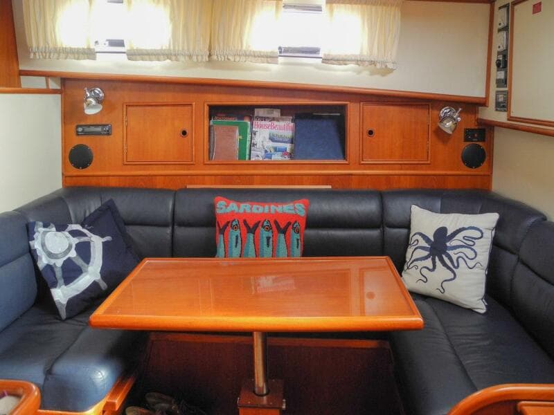 1998 Grand Banks 38 Eastbay EX