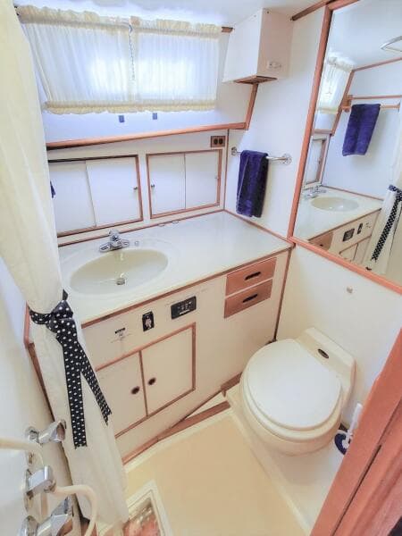 1998 Grand Banks 38 Eastbay EX