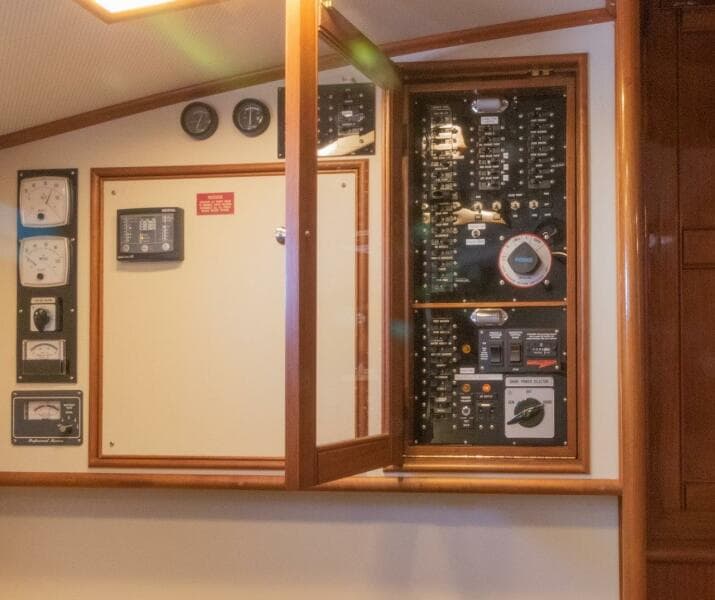 1998 Grand Banks 38 Eastbay EX