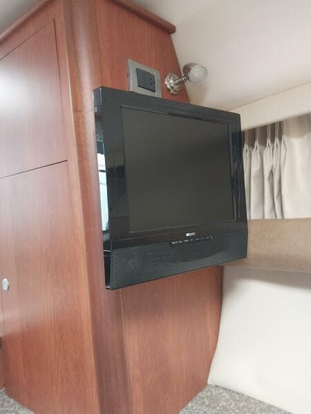 2011 Monterey 340 Sport Yacht