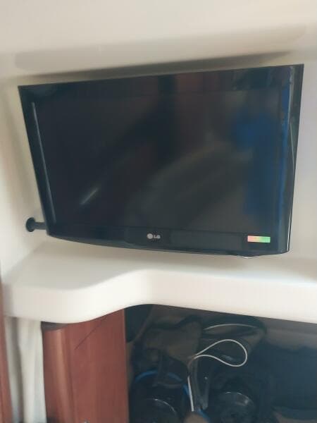 2011 Monterey 340 Sport Yacht