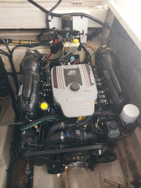 2011 Monterey 340 Sport Yacht