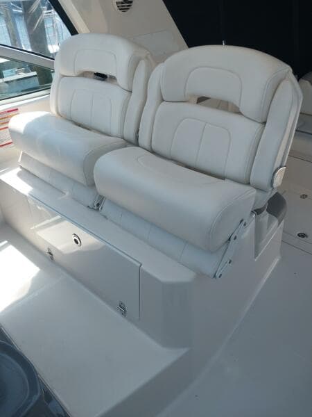 2011 Monterey 340 Sport Yacht