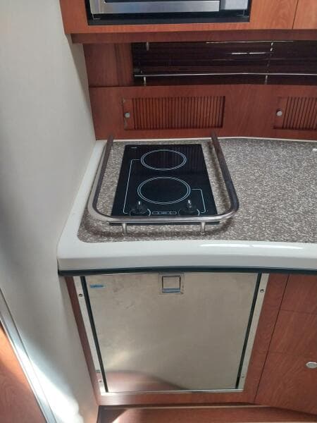 2011 Monterey 340 Sport Yacht